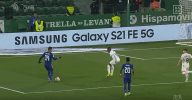 TA：告别全白球衣，阿森纳将在足总杯第3轮穿回传统红白球衣